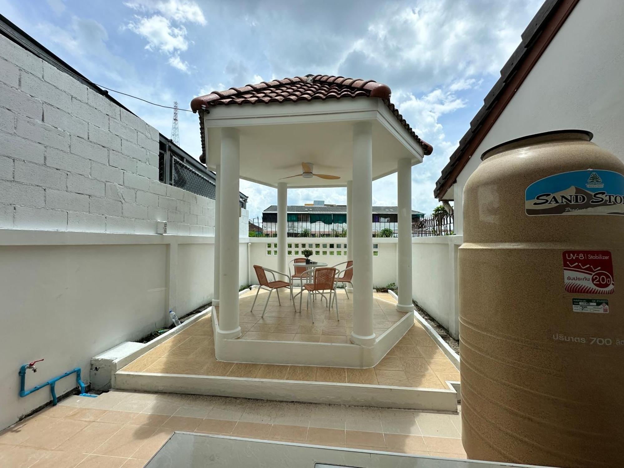 Home Living 8 At Hat Yai Ban Kho Hong Esterno foto