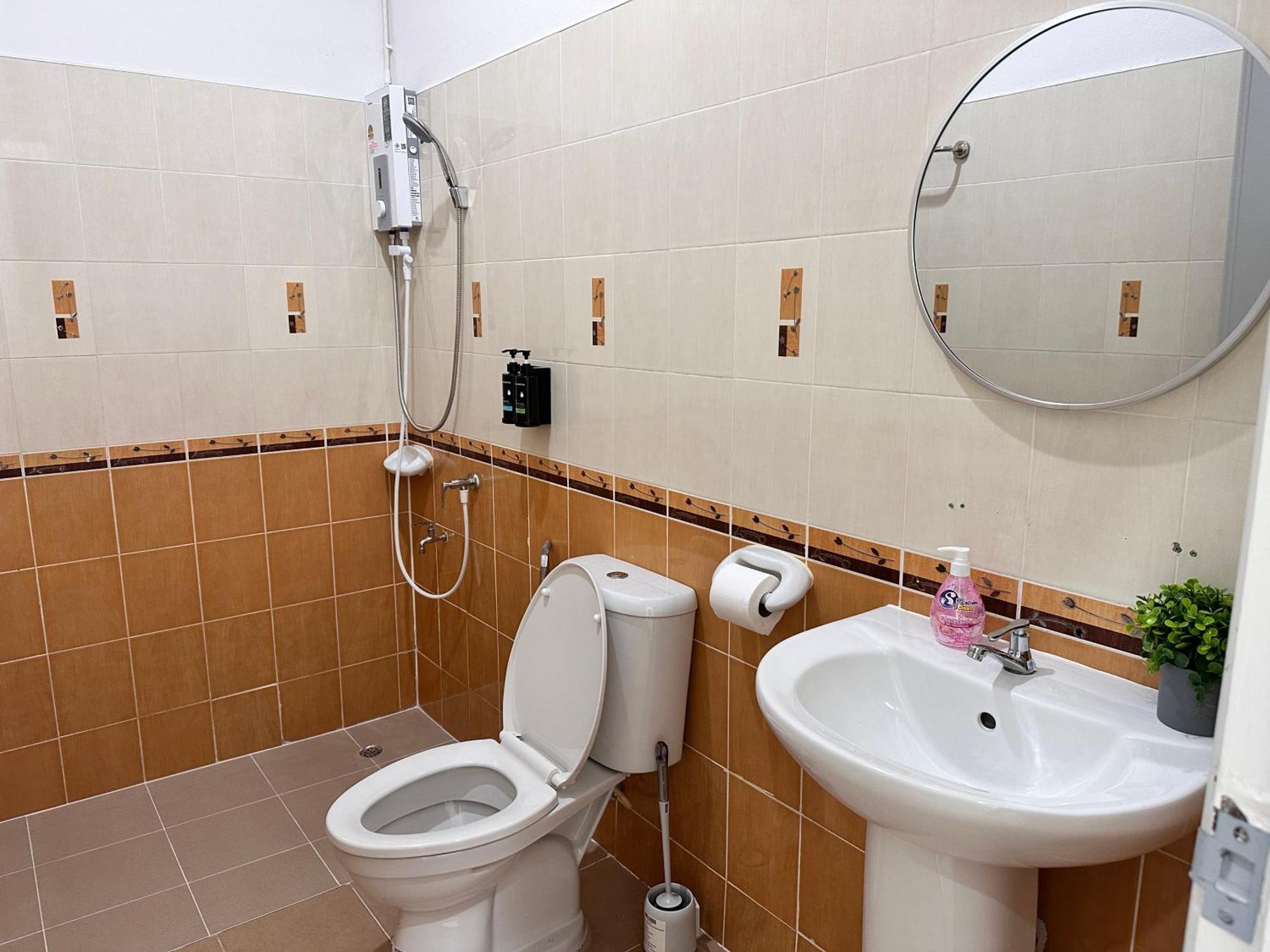 Home Living 8 At Hat Yai Ban Kho Hong Esterno foto